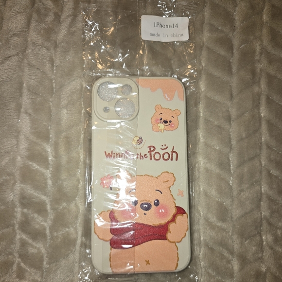 Winnie the Pooh Cellphone Cover Iphone 14 - Picture 3 of 3